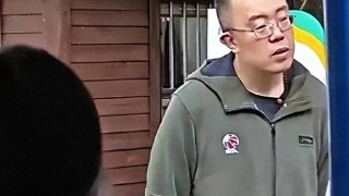 他是CBA4冠王，退役拒百万年薪，过朝九晚五生活，妻子是美丽空姐|韩德君|辽宁队|中锋|中国篮球|nba_新浪体育_新浪新闻