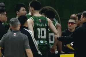 九游游戏中心-赵柏清和郭昊文首节仅出战1分钟发生冲突，随后二人再无登场